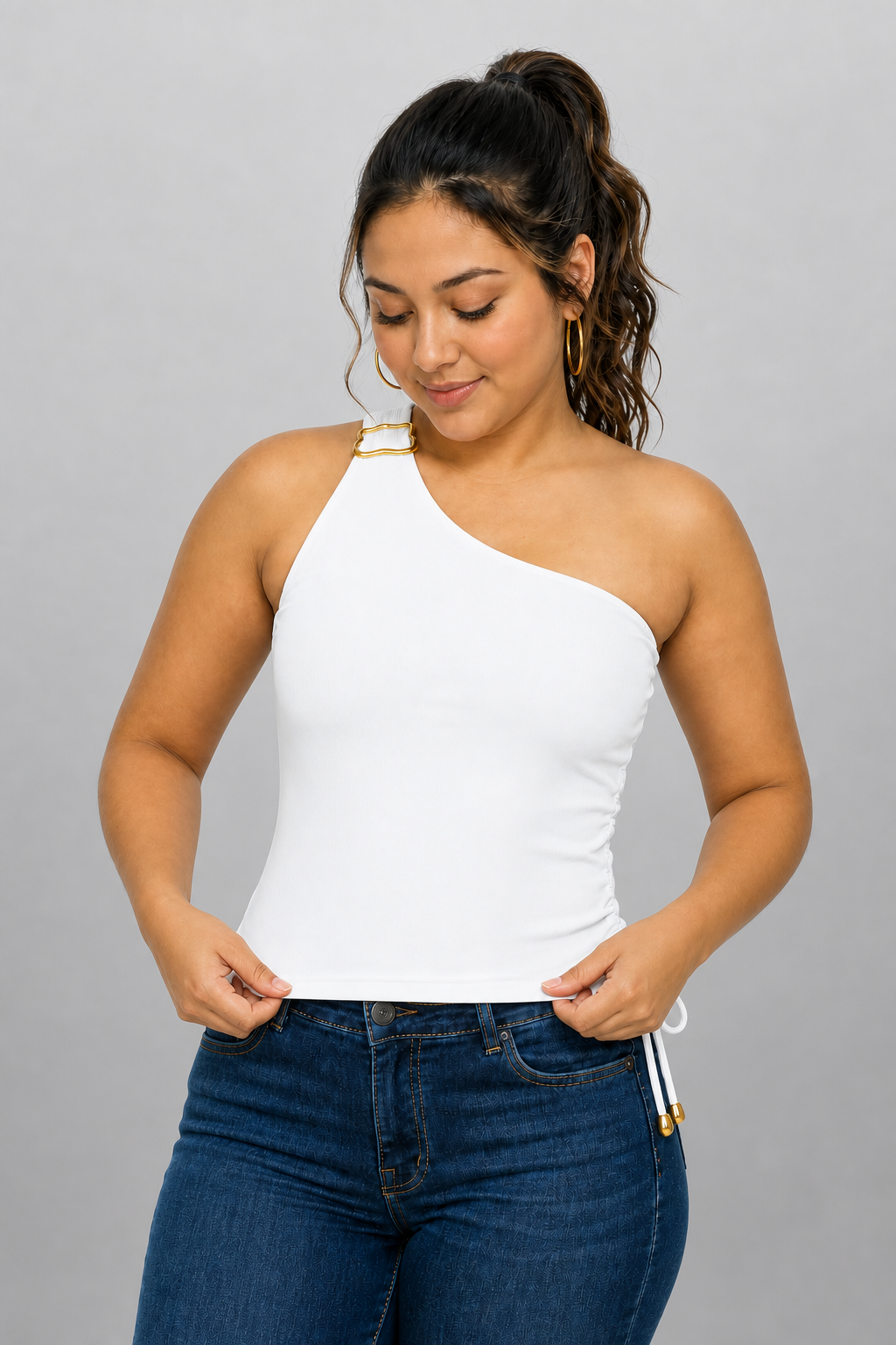 CROP TOP ASIMÉTRICO CON HEBILLA EN HOMBRO