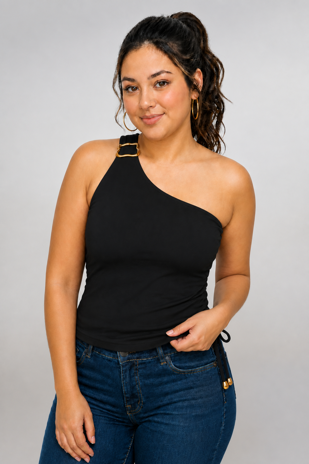 CROP TOP ASIMÉTRICO CON HEBILLA EN HOMBRO