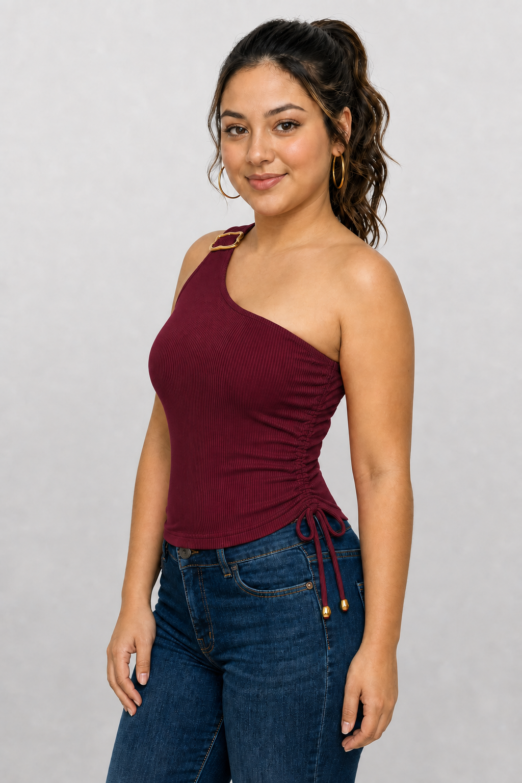 CROP TOP ASIMÉTRICO CON HEBILLA EN HOMBRO