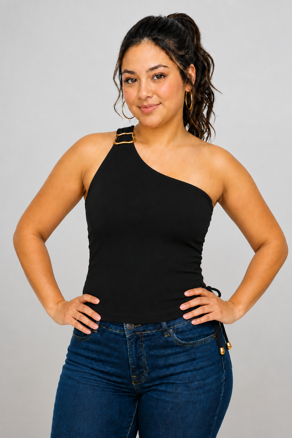 CROP TOP ASIMÉTRICO CON HEBILLA EN HOMBRO