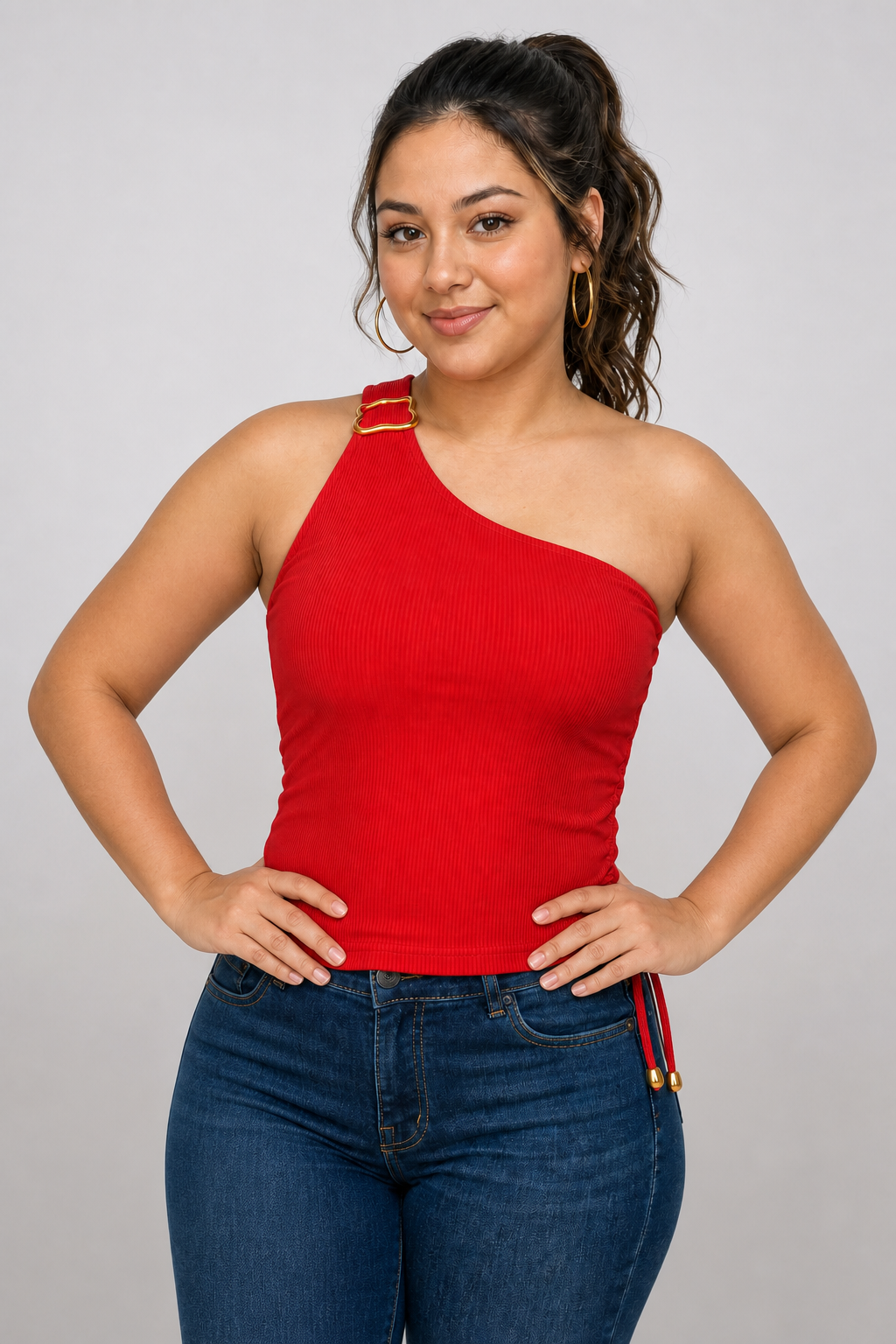 CROP TOP ASIMÉTRICO CON HEBILLA EN HOMBRO